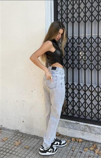MOM GREY