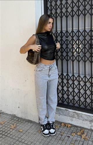 MOM GREY