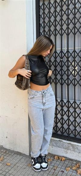 Top Cuerina Pico