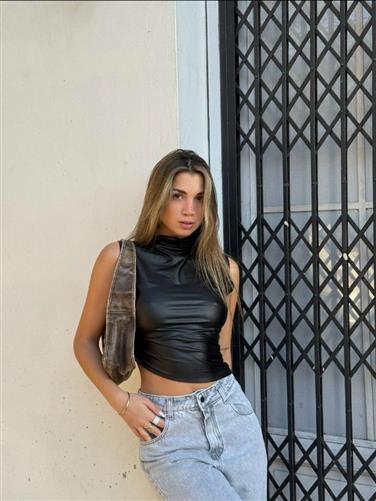 Top Cuerina Pico