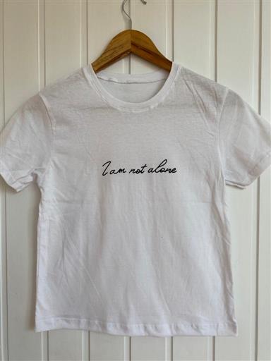 Remera Not Alone